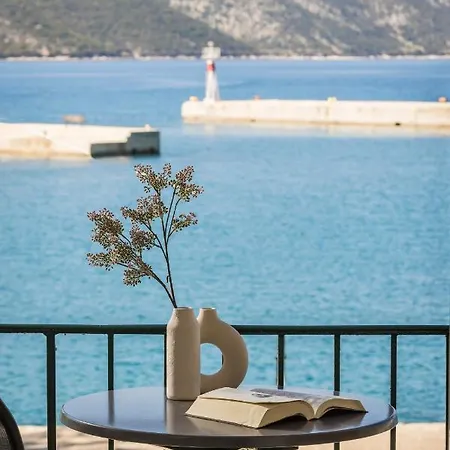 Willa Theseus Seafront House Sami  Zewnętrze zdjęcie