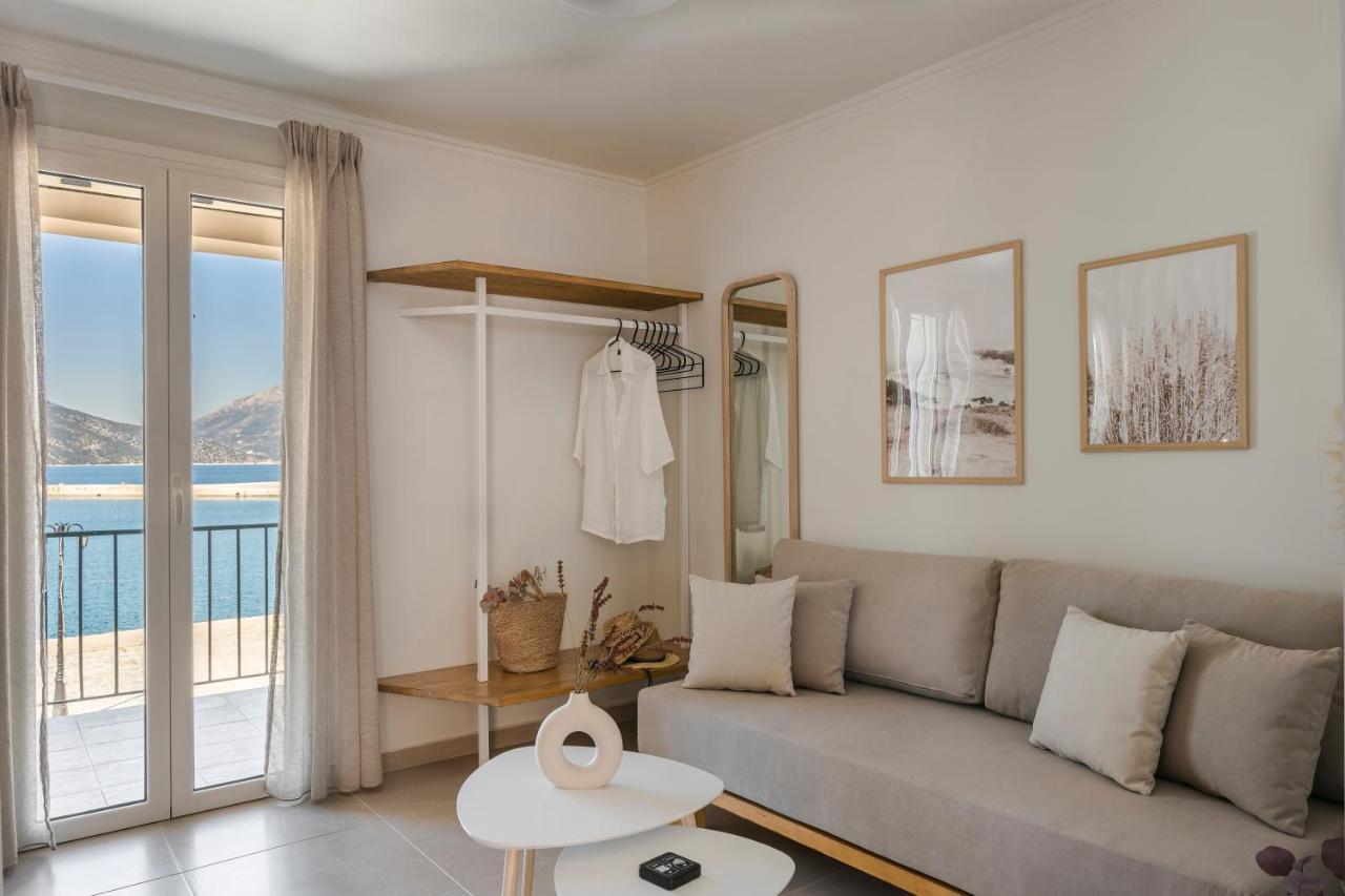 Theseus Seafront House *